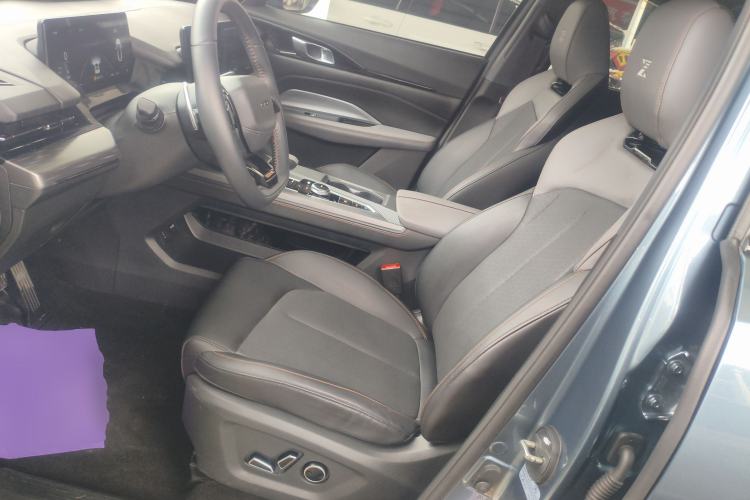 Used CHANGAN OSHAN Z6 2022 Blue Whale 1.5T DCT Smart Edition Urban Version Left Front Seat