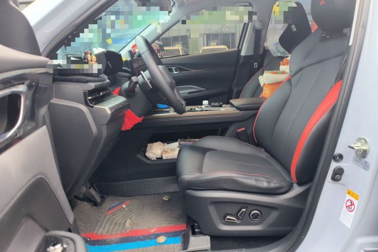 Used CHANGAN OSHAN Z6 2022 Blue Whale 1.5T DCT Smart Navigation Model Left Front Seat