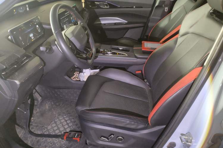 Used CHANGAN OSHAN Z6 2022 Blue Whale 1.5T DCT Smart Edition Left Front Seat