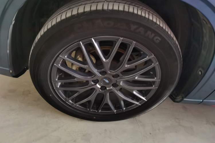 Used CHANGAN OSHAN Z6 2022 Blue Whale 1.5T DCT Luxury Model Left Front Wheel Hub