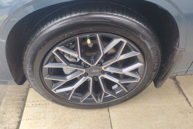 Used CHANGAN OSHAN Z6 2022 Blue Whale 1.5T DCT Smart Edition Urban Version Left Front Wheel Hub