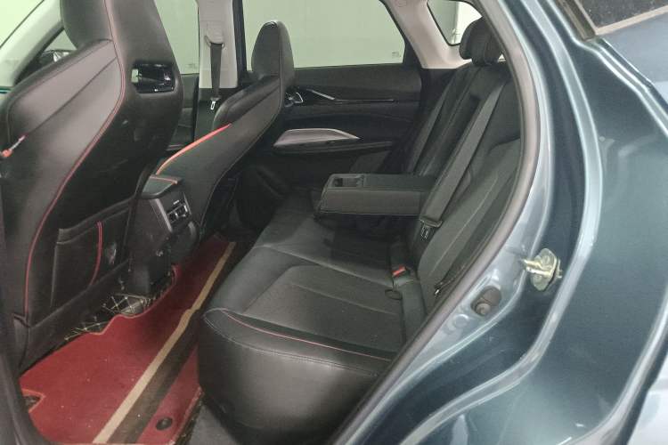 Used CHANGAN OSHAN Z6 2022 Blue Whale 1.5T DCT Smart Navigation Model Left Rear Seat