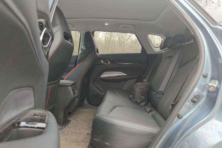 Used CHANGAN OSHAN Z6 2022 Blue Whale 1.5T DCT Smart Edition Urban Version Left Rear Seat