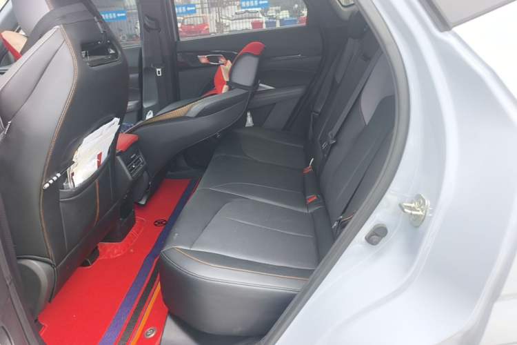 Used CHANGAN OSHAN Z6 2022 Blue Whale 1.5T DCT Smart Edition Urban Version Left Rear Seat