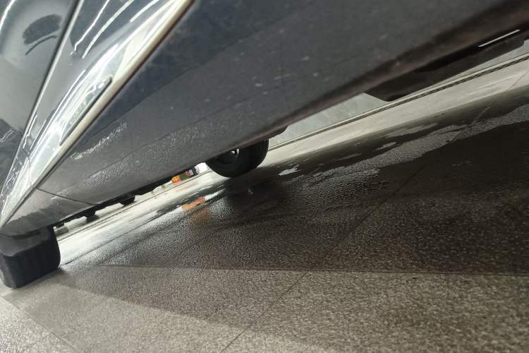 Used CHANGAN OSHAN Z6 2022 Blue Whale 1.5T DCT Smart Navigation Model Left Side Sill