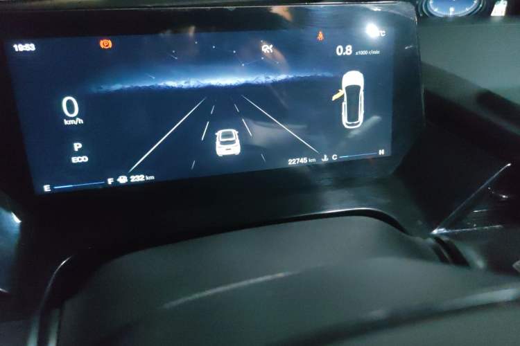 Used CHANGAN OSHAN Z6 2022 Blue Whale 1.5T DCT Smart Edition Odometer Close Up