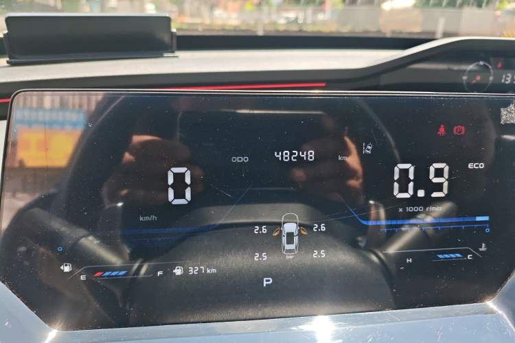 Used CHANGAN OSHAN Z6 2022 Blue Whale 1.5T DCT Luxury Model Odometer Close Up