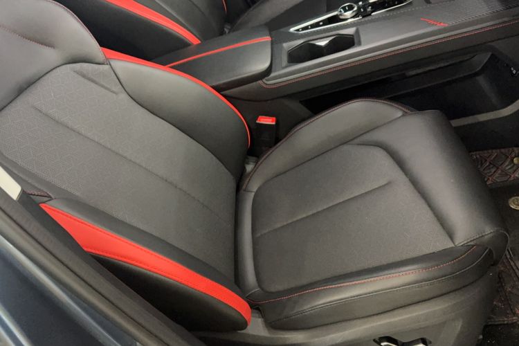 Used CHANGAN OSHAN Z6 2022 Blue Whale 1.5T DCT Smart Edition Right Front Seat