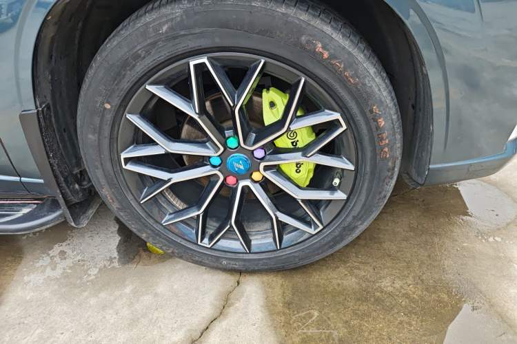 Used CHANGAN OSHAN Z6 2022 Blue Whale 1.5T DCT Smart Edition Urban Version Right Front Wheel Hub