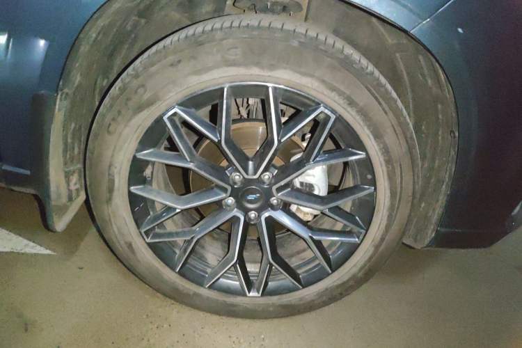 Used CHANGAN OSHAN Z6 2022 Blue Whale 1.5T DCT Smart Edition Right Front Wheel Hub