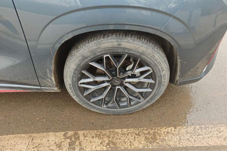 Used CHANGAN OSHAN Z6 2022 Blue Whale 1.5T DCT Smart Edition Urban Version Right Front Wheel Hub