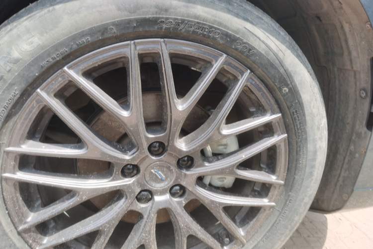 Used CHANGAN OSHAN Z6 2022 Blue Whale 1.5T DCT Luxury Model Right Front Wheel Hub