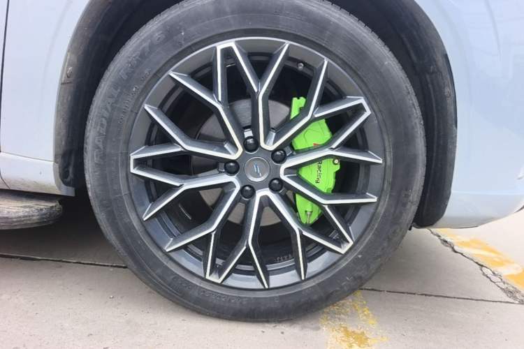 Used CHANGAN OSHAN Z6 2022 Blue Whale 1.5T DCT Smart Edition Urban Version Right Front Wheel Hub
