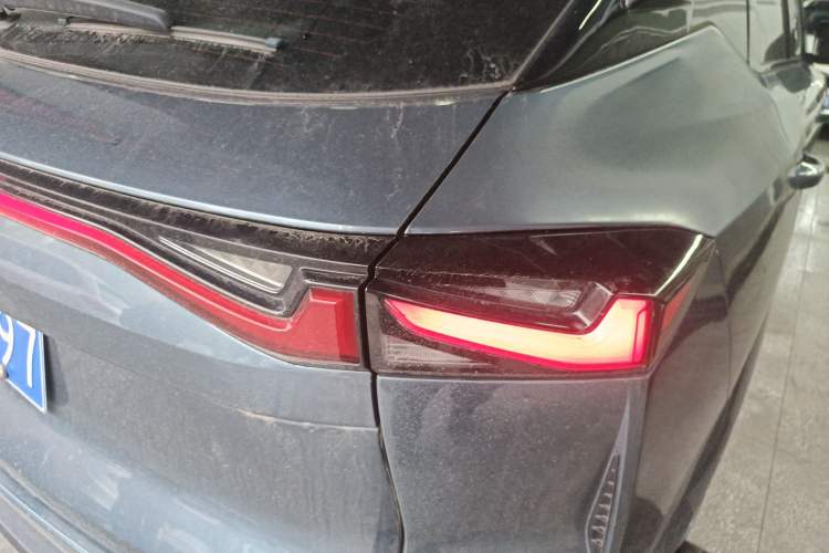 Used CHANGAN OSHAN Z6 2022 Blue Whale 1.5T DCT Smart Navigation Model Right Rear Taillight