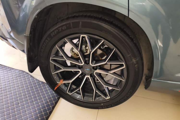 Used CHANGAN OSHAN Z6 2022 Blue Whale 1.5T DCT Smart Edition Urban Version Right Rear Wheel Hub