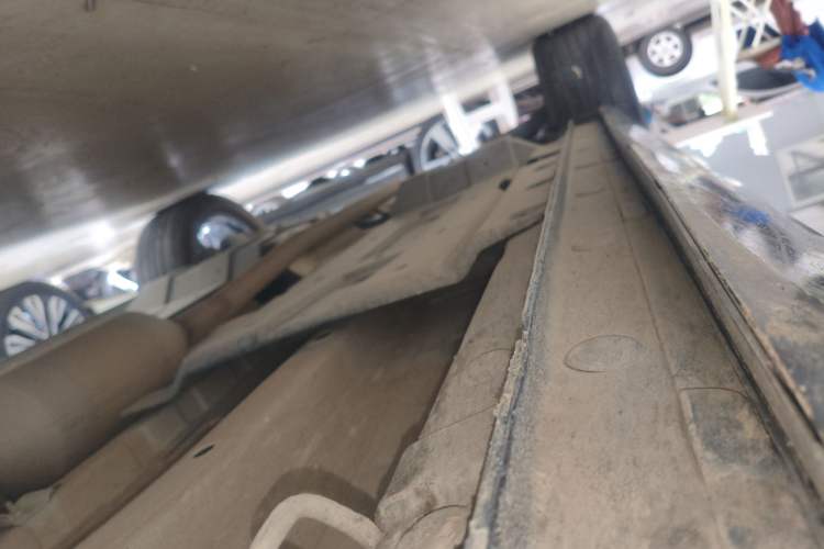 Used CHANGAN OSHAN Z6 2022 Blue Whale 1.5T DCT Smart Edition Urban Version Right Side Sill