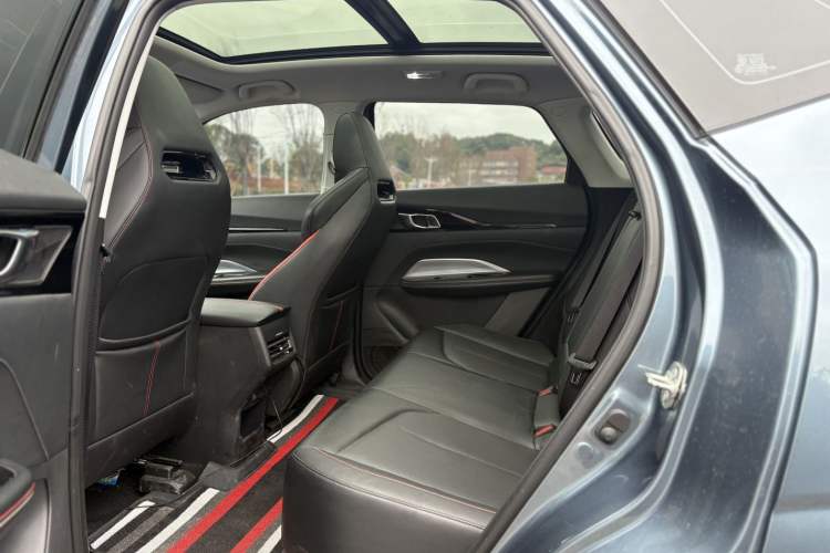 Used CHANGAN OSHAN Z6 2022 Blue Whale 1.5T DCT Smart Edition Roof