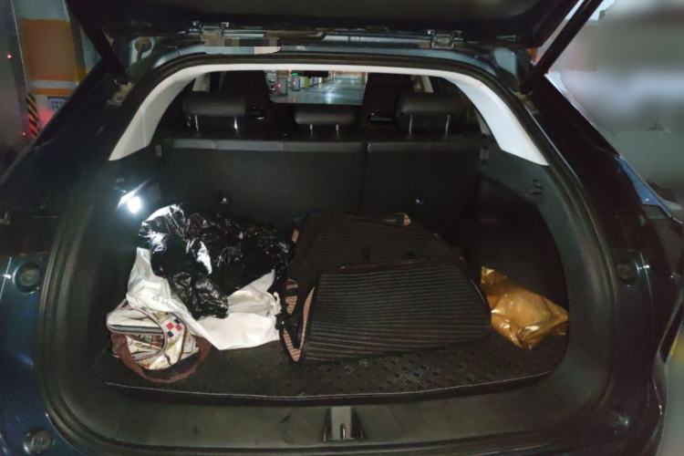Used CHANGAN OSHAN Z6 2022 Blue Whale 1.5T DCT Smart Edition Trunk