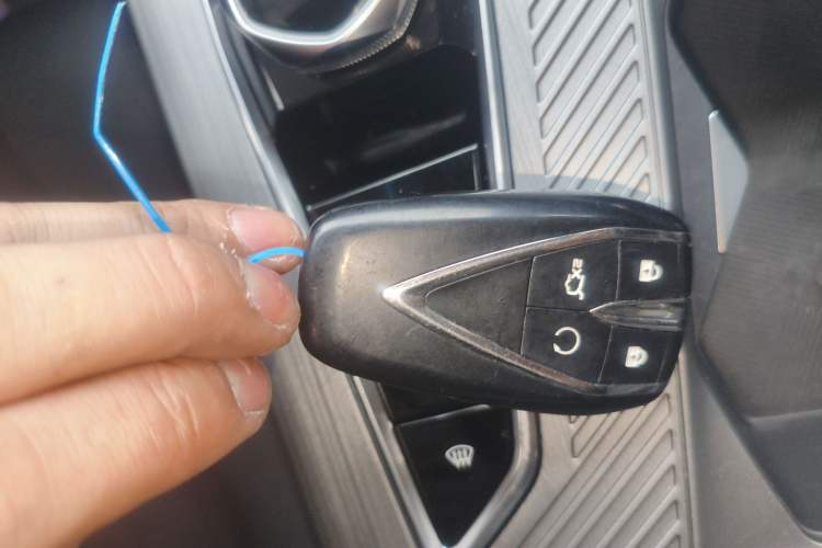 Used CHANGAN OSHAN Z6 2022 Blue Whale 1.5T DCT Smart Edition Urban Version Vehicle Key
