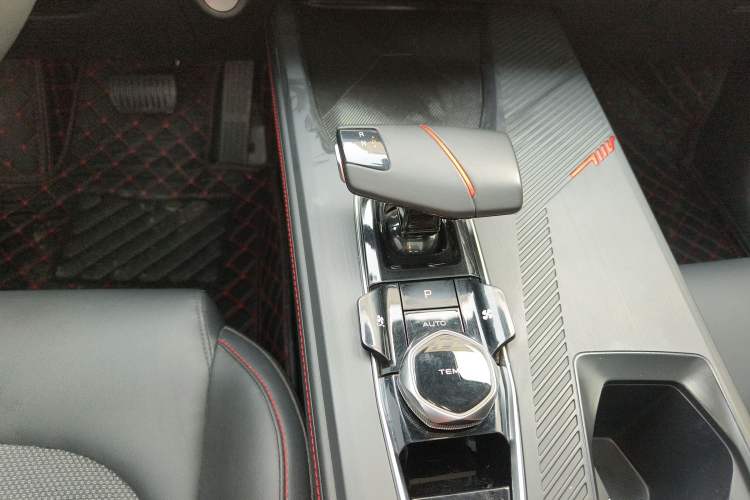 Used CHANGAN OSHAN Z6 2022 Blue Whale 1.5T DCT Luxury Model Gear Lever