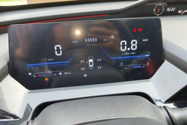 Used CHANGAN OSHAN Z6 2022 Blue Whale 1.5T DCT Luxury Model Instrument Cluster