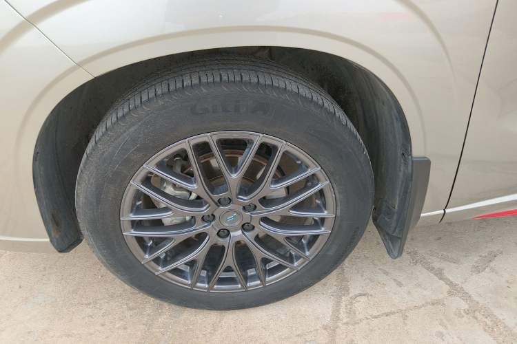 Used CHANGAN OSHAN Z6 2022 Blue Whale 1.5T DCT Luxury Model Left Front Wheel Hub