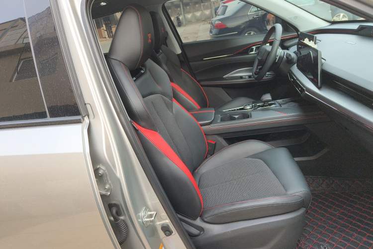 Used CHANGAN OSHAN Z6 2022 Blue Whale 1.5T DCT Luxury Model Right Front Seat