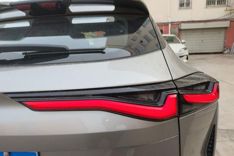Used CHANGAN OSHAN Z6 2022 Blue Whale 1.5T DCT Luxury Model Right Rear Taillight