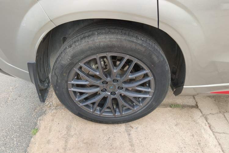 Used CHANGAN OSHAN Z6 2022 Blue Whale 1.5T DCT Luxury Model Right Rear Wheel Hub