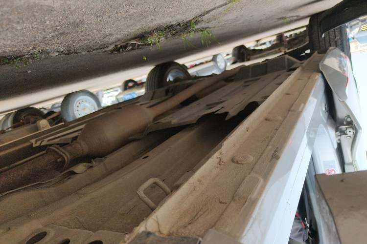 Used CHANGAN OSHAN Z6 2022 Blue Whale 1.5T DCT Luxury Model Right Side Sill