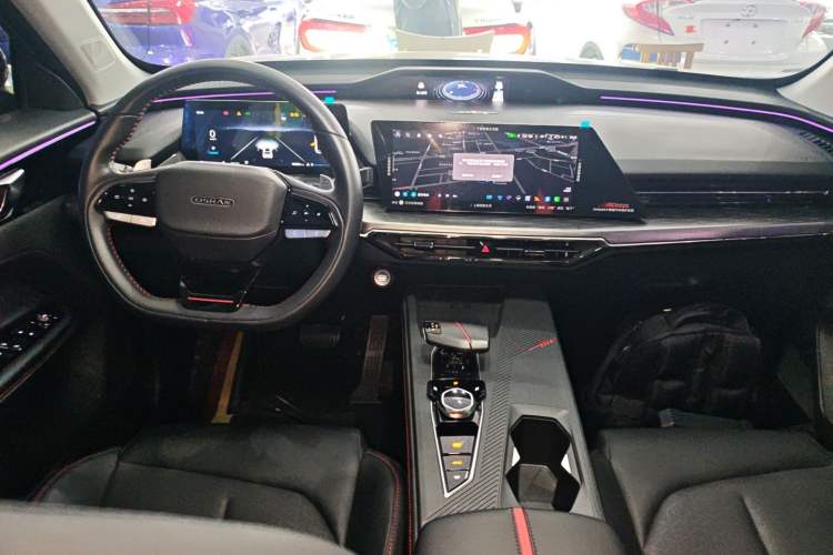 Used CHANGAN OSHAN Z6 2022 Blue Whale 1.5T DCT Smart Edition Center Console