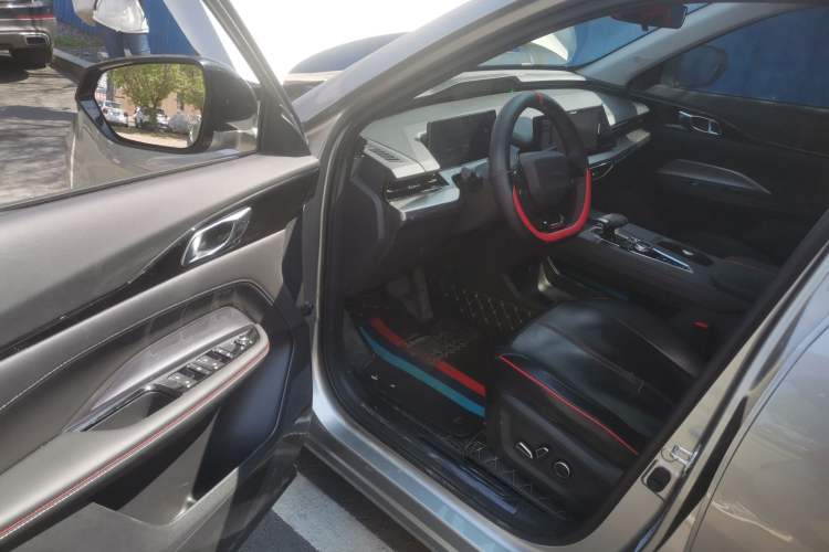 Used CHANGAN OSHAN Z6 2022 Blue Whale 1.5T DCT Smart Edition Driver Seat