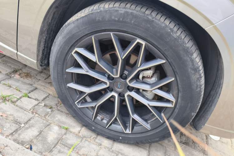 Used CHANGAN OSHAN Z6 2022 Blue Whale 1.5T DCT Smart Edition Exterior 1