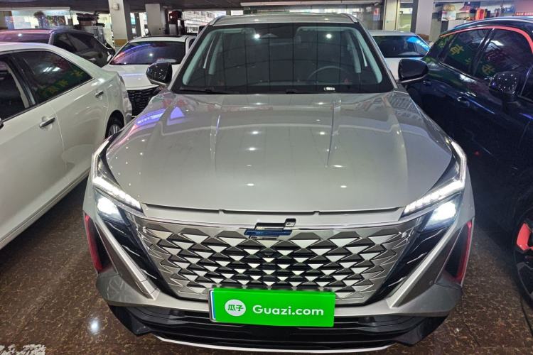 Used CHANGAN OSHAN Z6 2022 Blue Whale 1.5T DCT Smart Edition Front