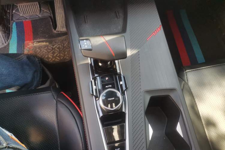 Used CHANGAN OSHAN Z6 2022 Blue Whale 1.5T DCT Smart Edition Gear Lever