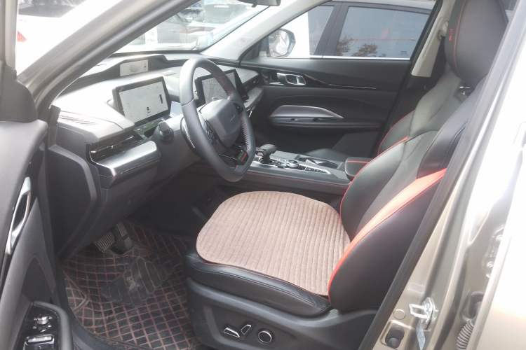 Used CHANGAN OSHAN Z6 2022 Blue Whale 1.5T DCT Smart Navigation Model Left Front Seat