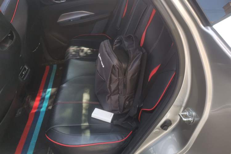 Used CHANGAN OSHAN Z6 2022 Blue Whale 1.5T DCT Smart Edition Left Rear Seat