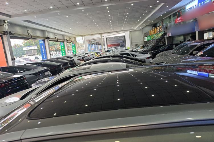 Used CHANGAN OSHAN Z6 2022 Blue Whale 1.5T DCT Smart Edition Roof