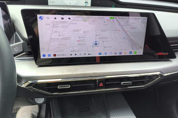 Used CHANGAN OSHAN Z6 2022 Blue Whale 1.5T DCT Smart Navigation Model Audio And AC Panel