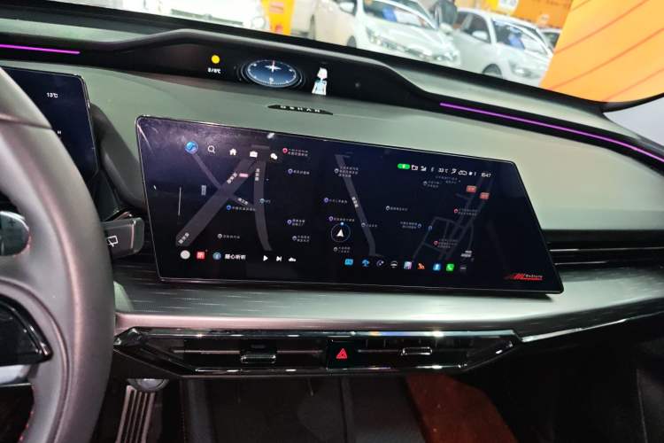 Used CHANGAN OSHAN Z6 2022 Blue Whale 1.5T DCT Smart Navigation Model Audio And AC Panel