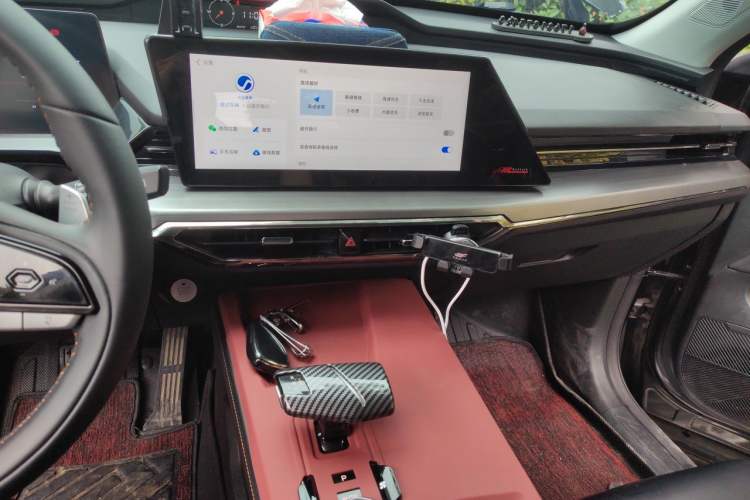 Used CHANGAN OSHAN Z6 2022 Blue Whale 1.5T DCT Luxury Model Audio And AC Panel