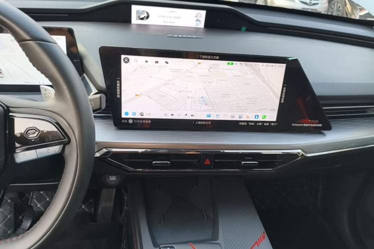 Used CHANGAN OSHAN Z6 2022 Blue Whale 1.5T DCT Smart Navigation Model Audio And AC Panel