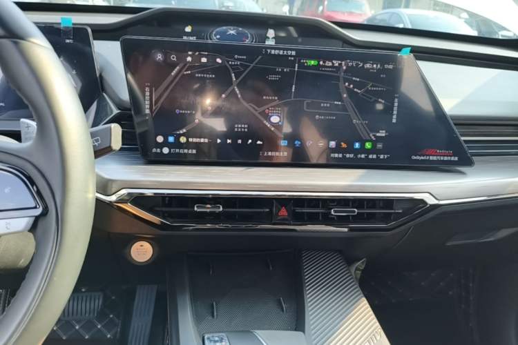 Used CHANGAN OSHAN Z6 2022 Blue Whale 1.5T DCT Smart Edition Urban Version Audio And AC Panel