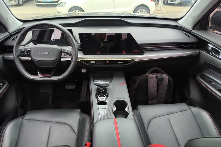 Used CHANGAN OSHAN Z6 2022 Blue Whale 1.5T DCT Smart Navigation Model Center Console