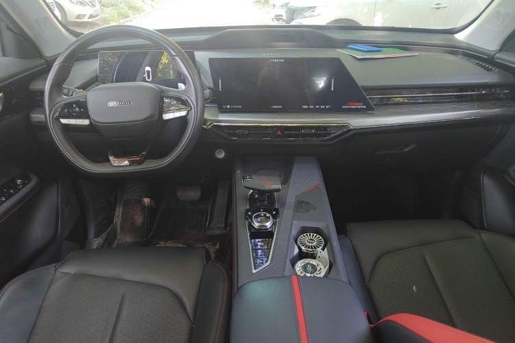 Used CHANGAN OSHAN Z6 2022 Blue Whale 1.5T DCT Smart Edition Urban Version Center Console