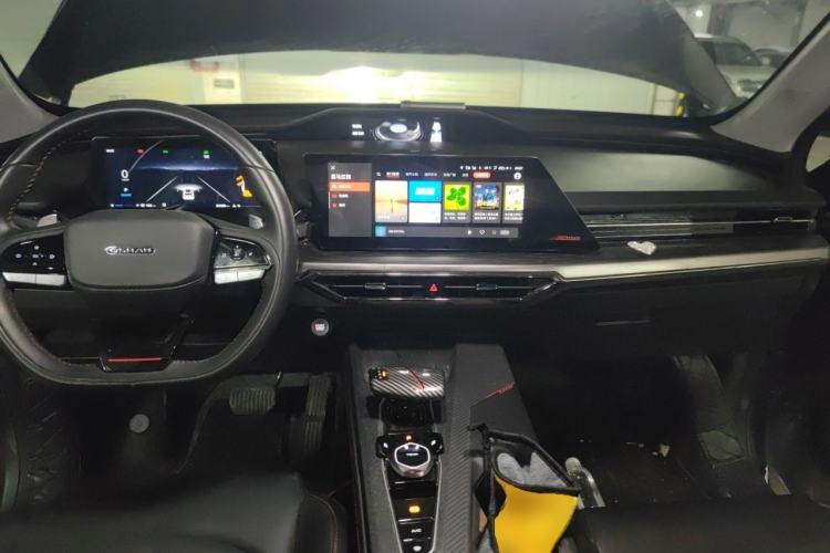 Used CHANGAN OSHAN Z6 2022 Blue Whale 1.5T DCT Smart Edition Center Console