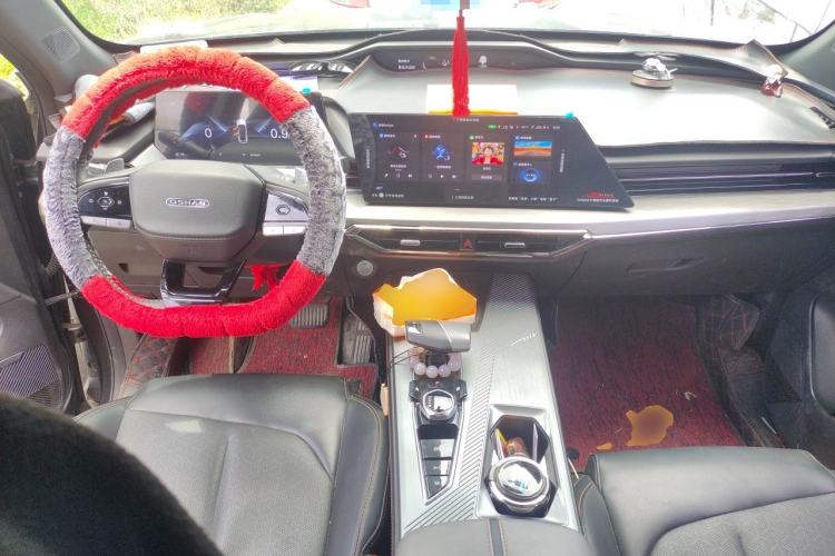 Used CHANGAN OSHAN Z6 2022 Blue Whale 1.5T DCT Smart Edition Urban Version Center Console