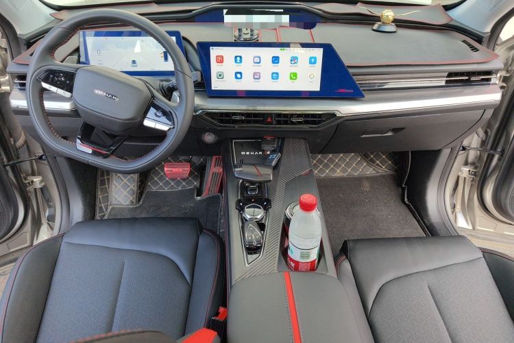 Used CHANGAN OSHAN Z6 2022 Blue Whale 1.5T DCT Smart Navigation Model Center Console