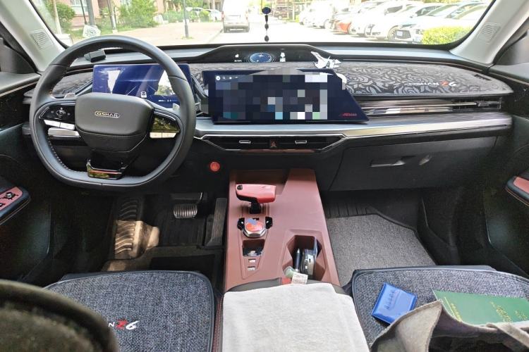 Used CHANGAN OSHAN Z6 2022 Blue Whale 1.5T DCT Smart Edition Urban Version Center Console