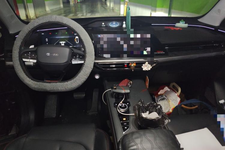 Used CHANGAN OSHAN Z6 2022 Blue Whale 1.5T DCT Smart Edition Urban Version Center Console